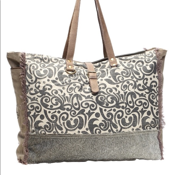 New MYRA bag weekender overnight upcycled cow print leather canvas beach diaper - Picture 4 of 15